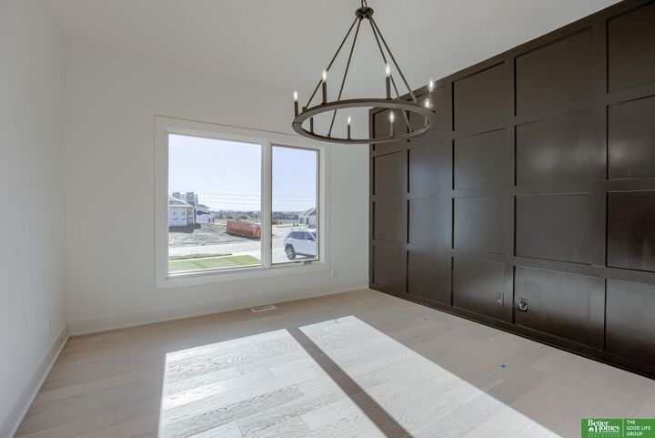 Property Photo: 5717 N 197th Avenue NE 68022
