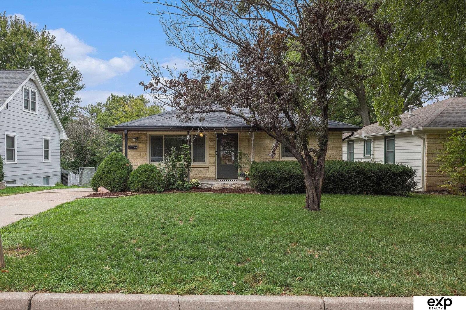 Property Photo:  1935 S 53rd Street  NE 68506 
