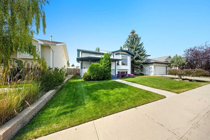 105 Darling Crescent  Red Deer AB T4R 2V8 photo