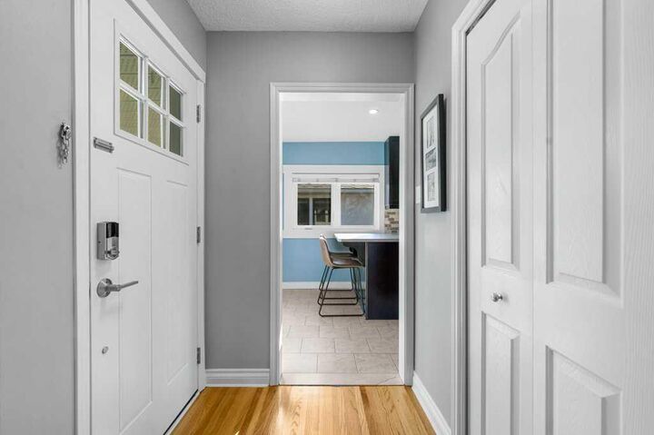 Property Photo:  1131 15 Avenue NE  AB T2E 1J4 