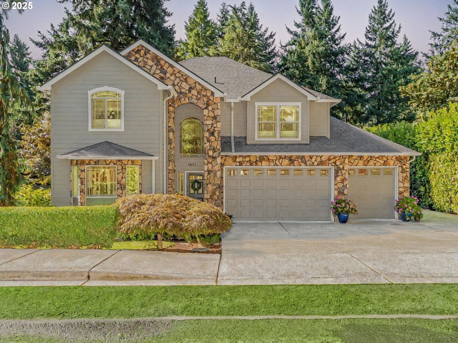 Property Photo:  14111 SE 25th Cir  WA 98683 