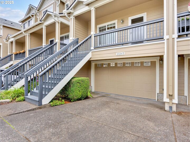 Property Photo: 20349 Noble Ln OR 97068