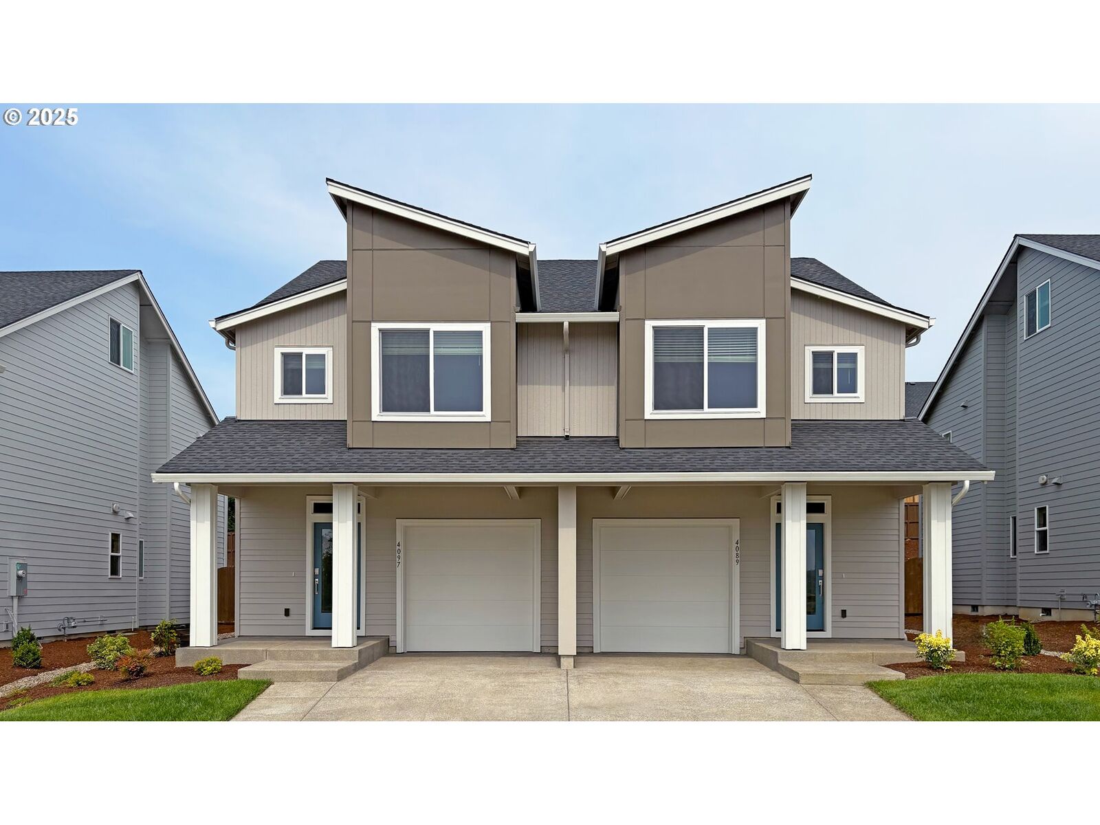 Property Photo:  4089 SW 31st St  OR 97080 