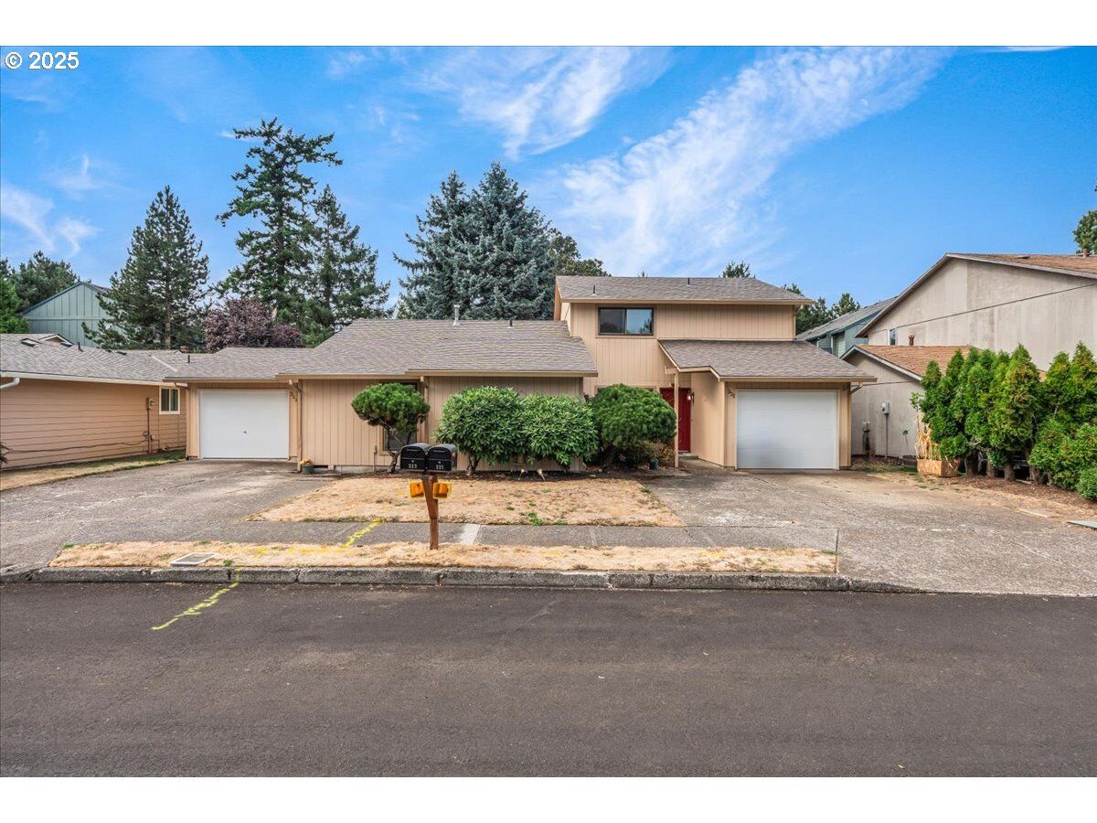 Property Photo: 321 SE 205th Pl OR 97030