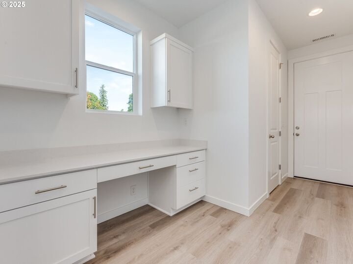 Property Photo: 2131 SW 5th Pl WA 98604