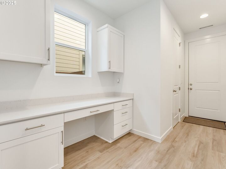 Property Photo:  2131 SW 5th Pl  WA 98604 