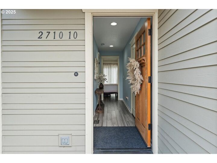Property Photo:  2710 SE 141st Ave 10  OR 97236 