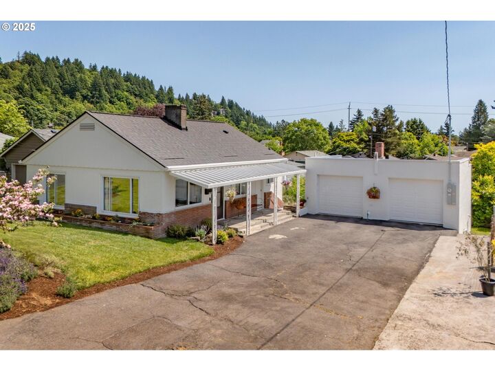 8620 NE Beech St  Portland OR 97220 photo