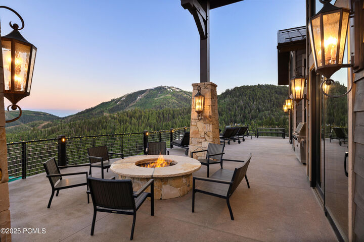 Property Photo:  9985 Summit View Drive  UT 84060 