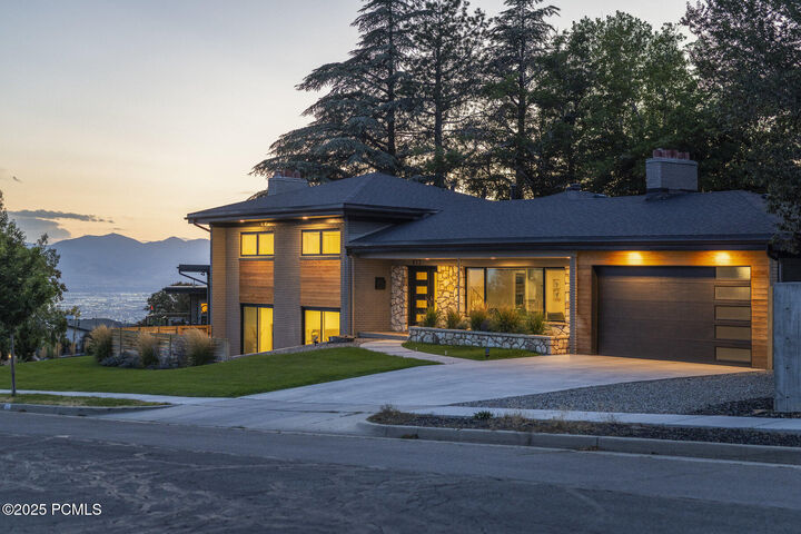 833 E 16th Avenue  Salt Lake City UT 84103 photo