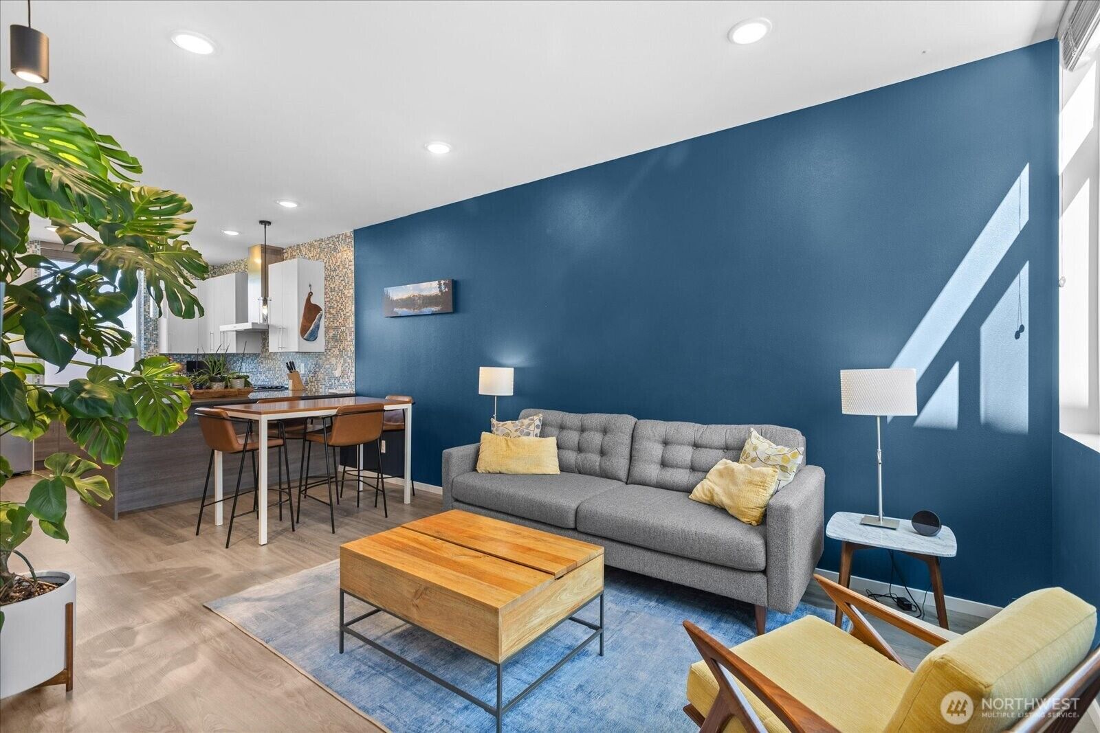 Property Photo:  9211  15th Avenue SW B  WA 98106 