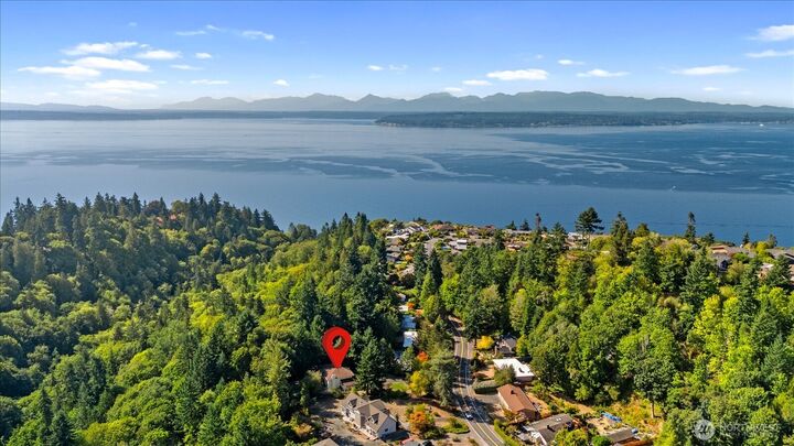 Property Photo: 1061 NW 167th St WA 98177