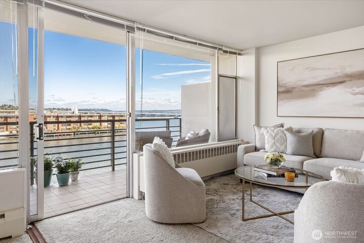 2040  43rd Avenue E 402  Seattle WA 98112 photo