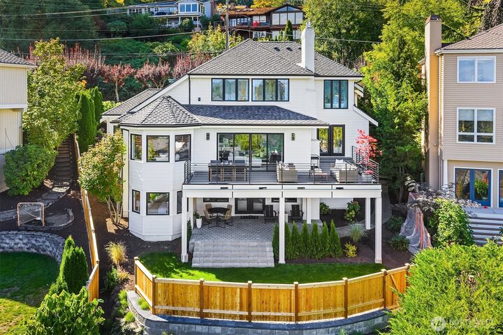 Property Photo:  8902  45th Avenue NE  WA 98115 
