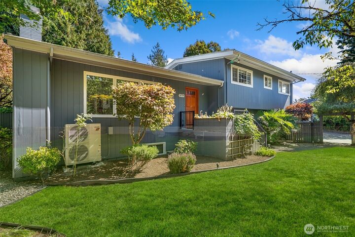 18704  58th Avenue NE  Kenmore WA 98028 photo