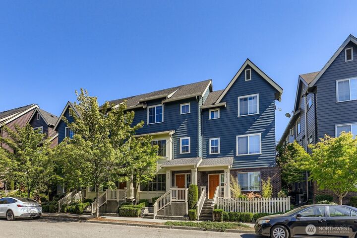 Property Photo: 838 4th Avenue NE WA 98029