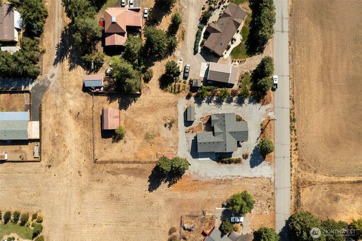 Property Photo:  415 N Jackson Street  WA 98858 