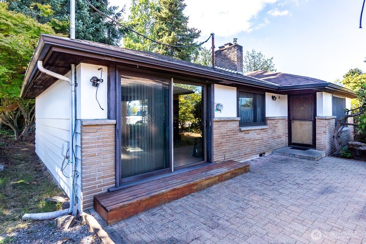 Property Photo:  2215 S 216th Street  WA 98198 