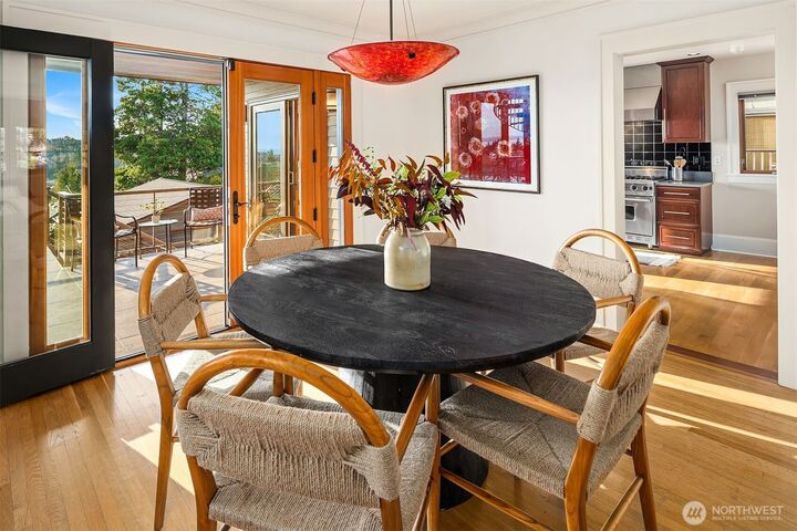Property Photo:  2561  28th Avenue W  WA 98199 