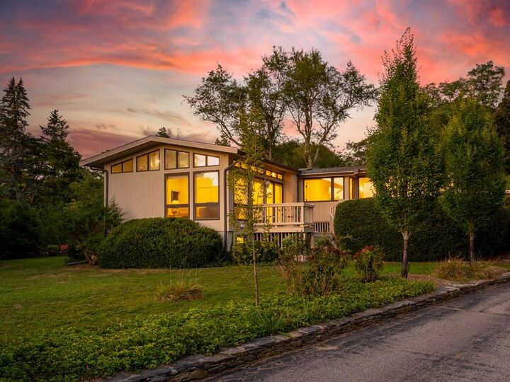 Property Photo:  17 Shore Road  RI 02809 