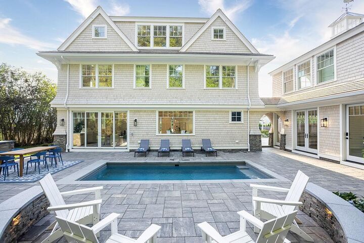 Property Photo:  84 Coggeshall Avenue  RI 02840 