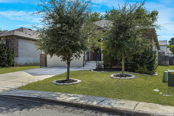 Property Photo:  16427 Paso Rio Crk  TX 78247 