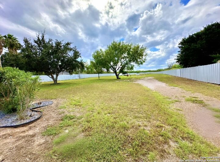 Property Photo: 7605 N Doolittle Rd TX 78542