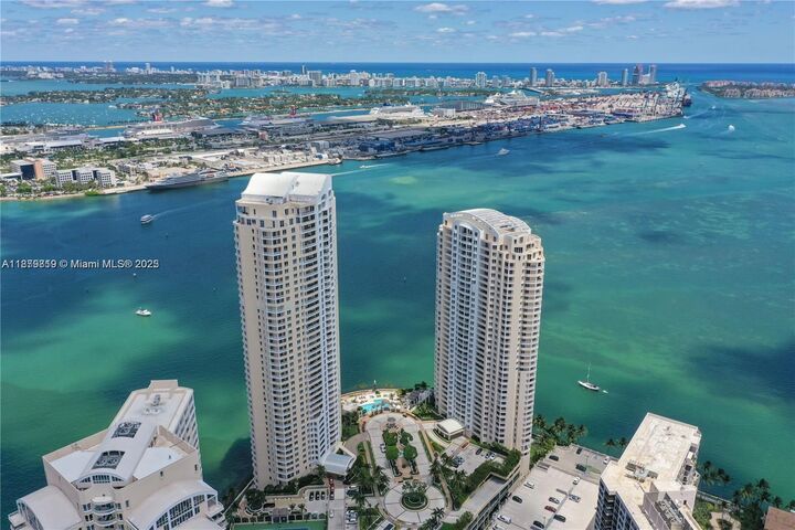Property Photo: 808 Brickell Key Dr 3105 FL 33131