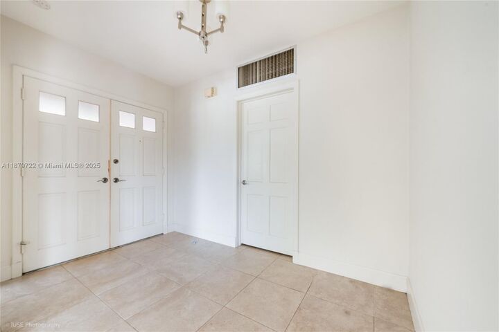 Property Photo:  1265 S Alhambra Cir  FL 33146 