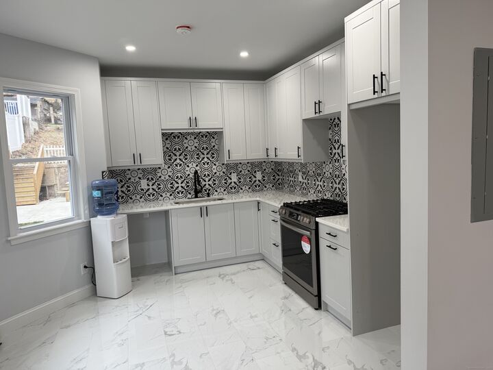 Property Photo:  975 North Main Street  CT 06704 