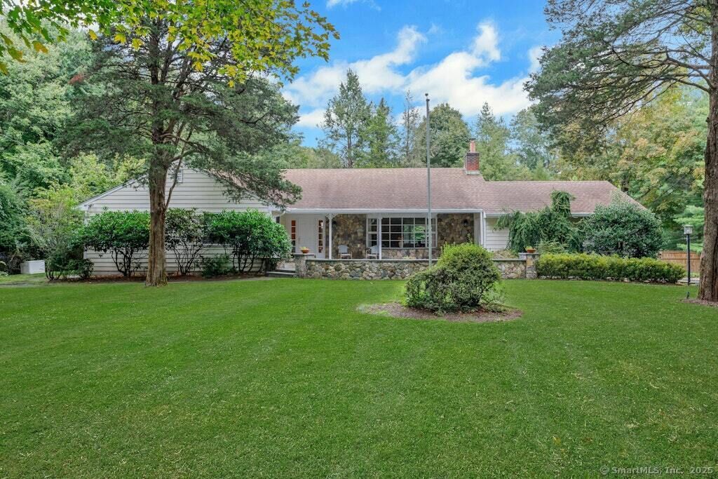 Property Photo:  185 Haviland Road  CT 06903 