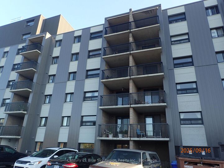 Property Photo:  330 Sixth Avenue W 109  ON P1B 9G1 