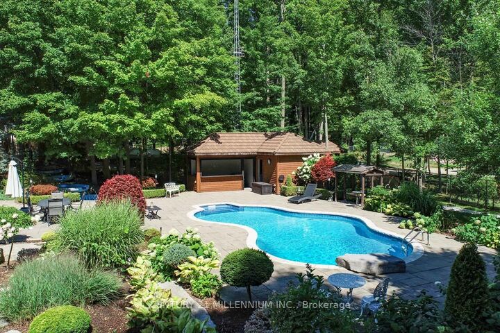 Property Photo: 14453 Centreville Creek Road ON L7C 3C1