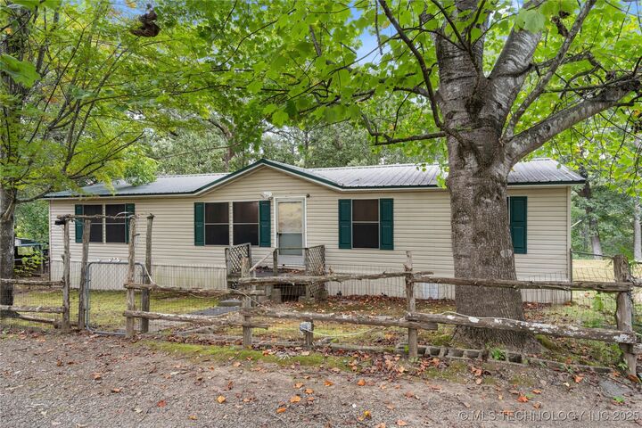 Property Photo: 106439 S 4806 Road OK 74948