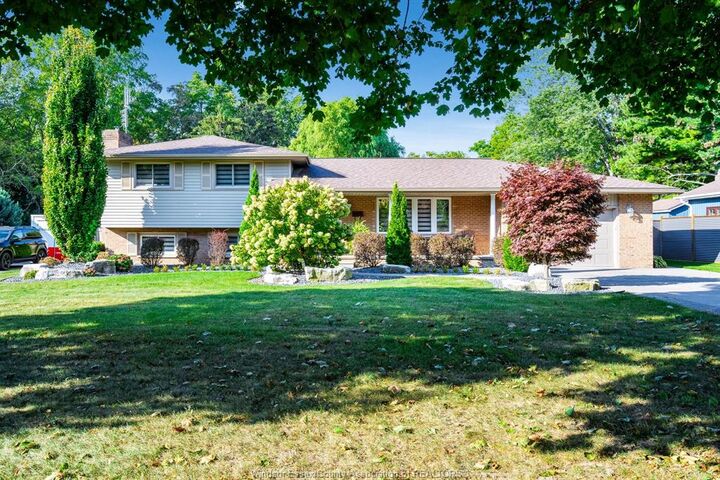 Photo de la propriété: 1361 Oxford Avenue West ON N9Y 2S8
