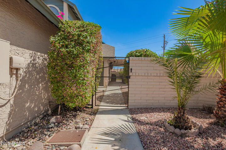 Property Photo:  1753 E Jacinto Circle  AZ 85204