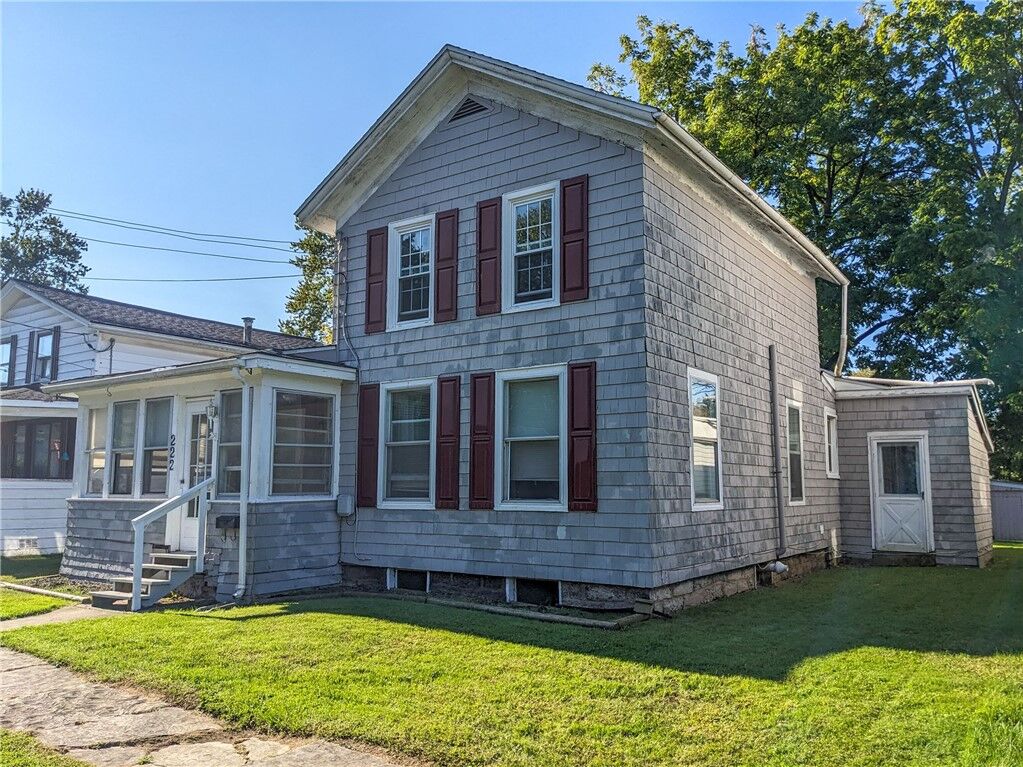 Property Photo:  222 E Elisha Street  NY 13165 