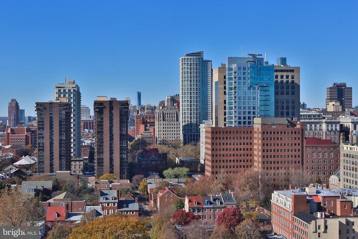 210 Locust Street 21E  Philadelphia PA 19106 photo