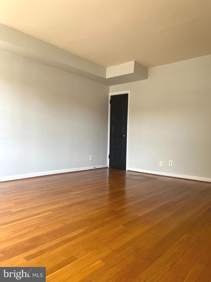 Property Photo:  7 Russell Road A  VA 22301 