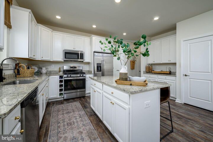 Property Photo:  18 Chepstow Road  NJ 08533 