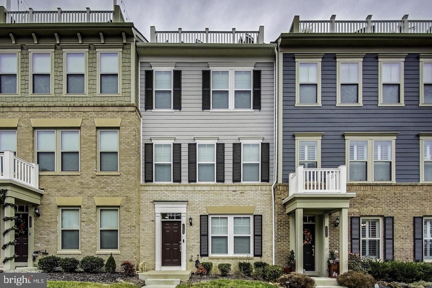 Property Photo: 17258 Herring Gull Lane VA 22026