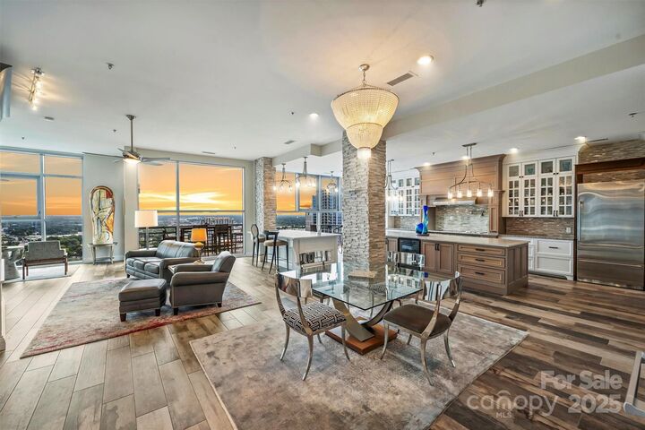 Property Photo: 333 W Trade Street 2704 NC 28202
