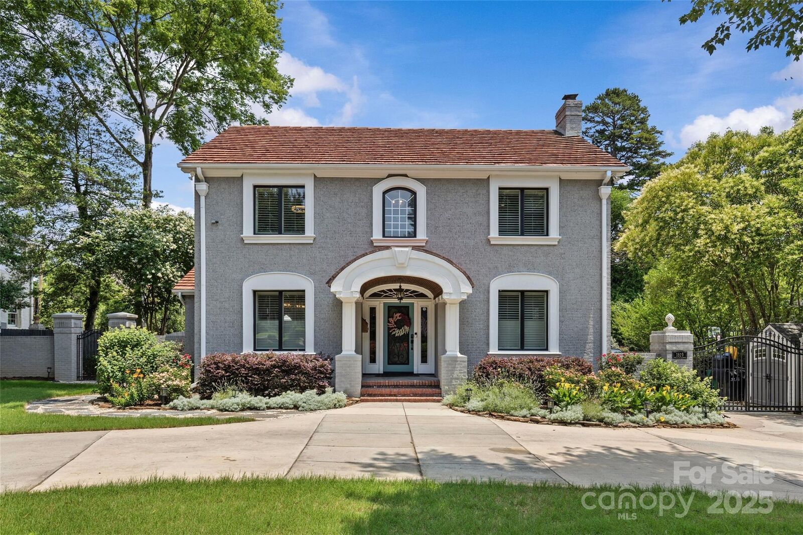 Property Photo:  1619 Providence Road  NC 28207 