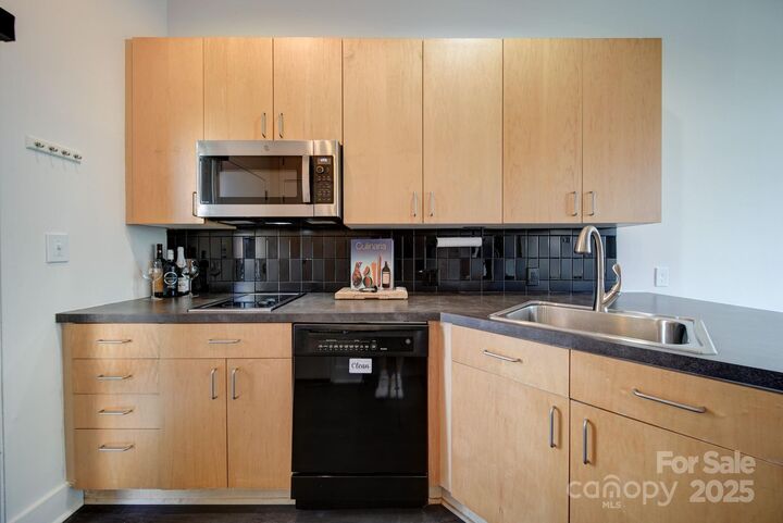 Property Photo:  514 W 10th Street 304  NC 28202