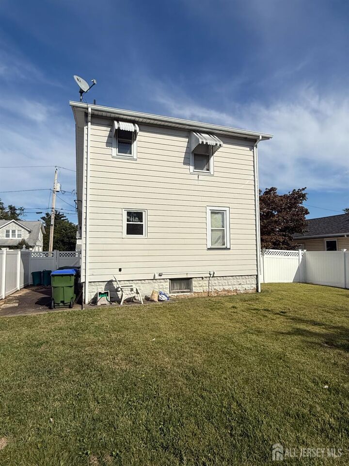 Property Photo:  16 Chapel Street  NJ 08817 