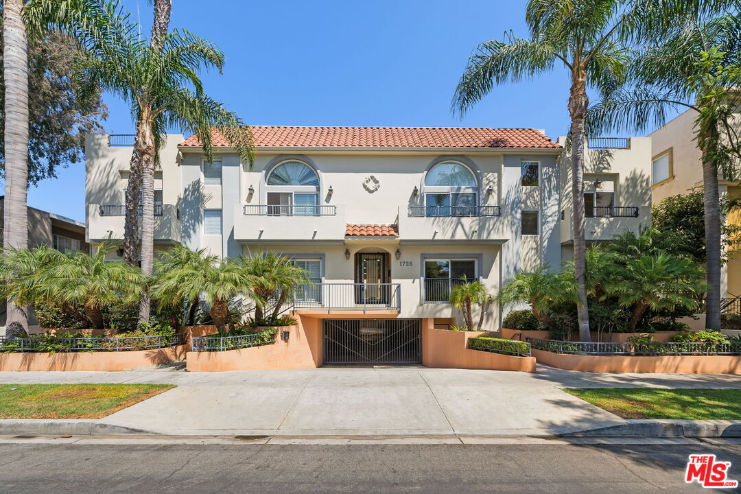 Property Photo: 1726 Stoner Ave CA 90025