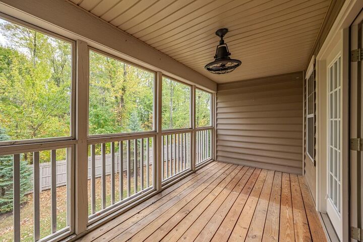 Property Photo: 5450 Nottinghamshire Lane OH 43081