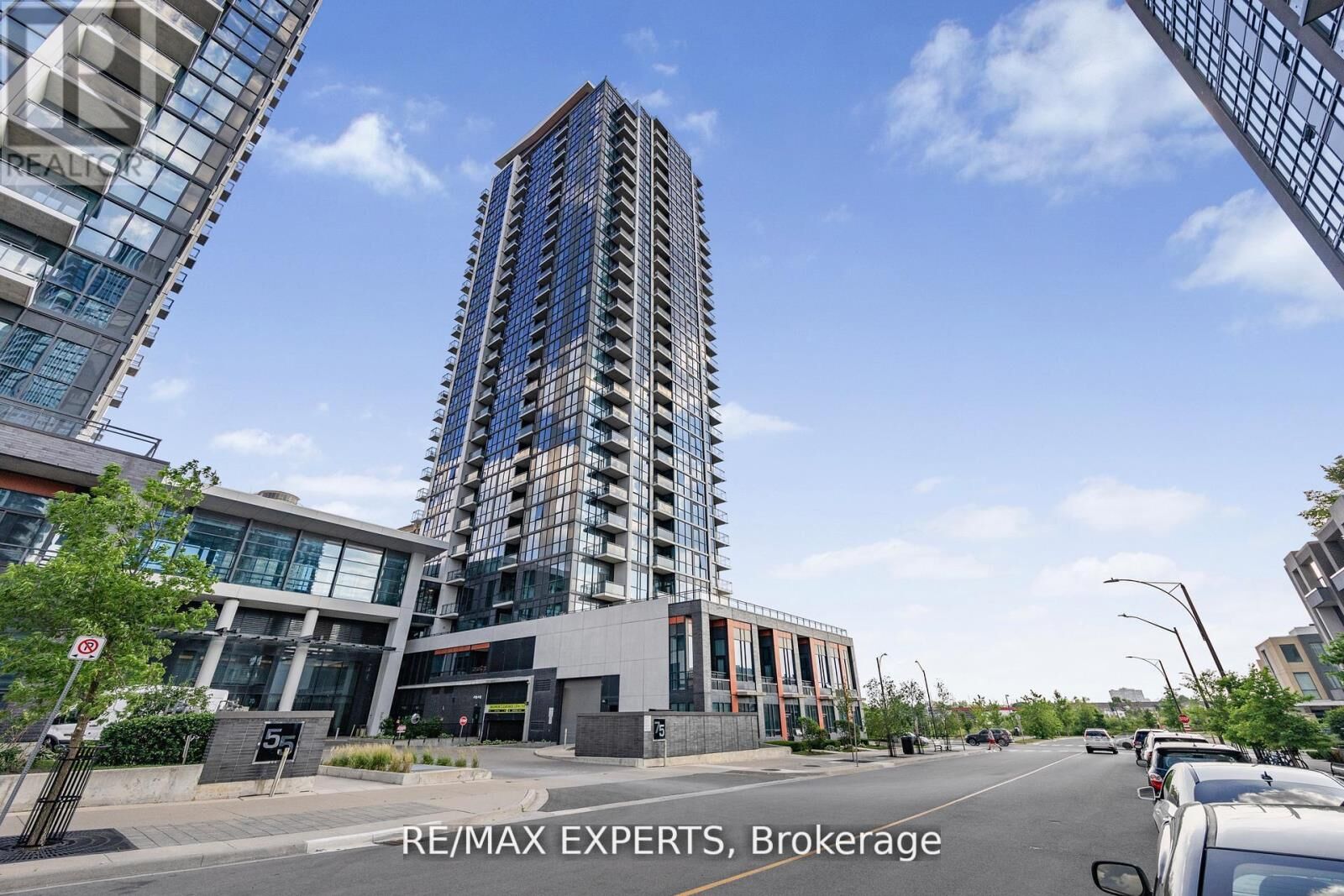 Property Photo:  75 Eglinton Avenue West 2408  ON L5R 0E5 