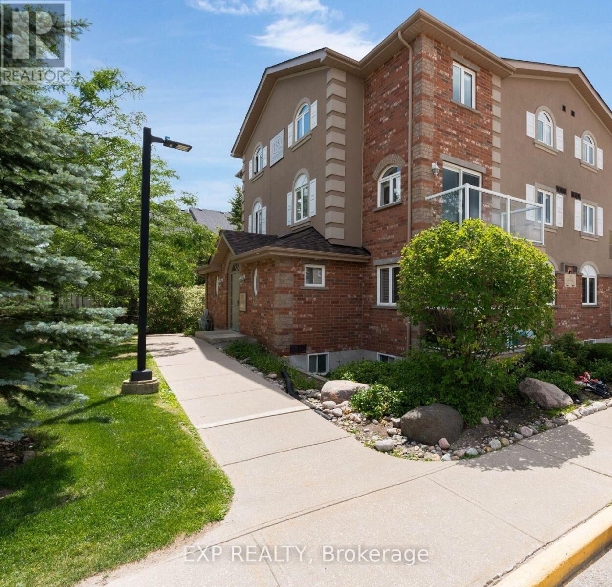 Property Photo: 135 Sydenham Wells 3 ON L4M 0H3