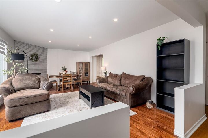 Property Photo:  611 Glenway Avenue  MB R2G 1H8 